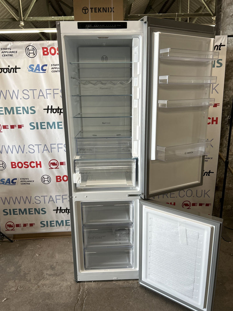Grade A Bosch KGN392LBFG Series 4 No Frost 70/30 Fridge Freezer - Stainless Steel