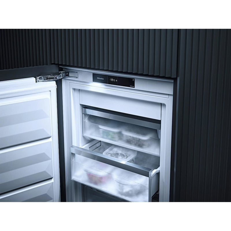 Grade C Miele FNS7770E Integrated 213 Litre In-column Frost Free Freezer White