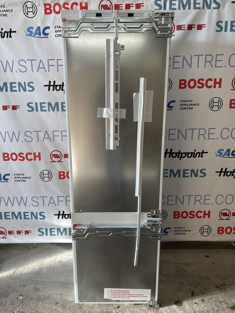 Grade B BOSCH Series 6 KIS87AFE0G 70/30 Integrated Fridge Freezer - Fixed Hinge