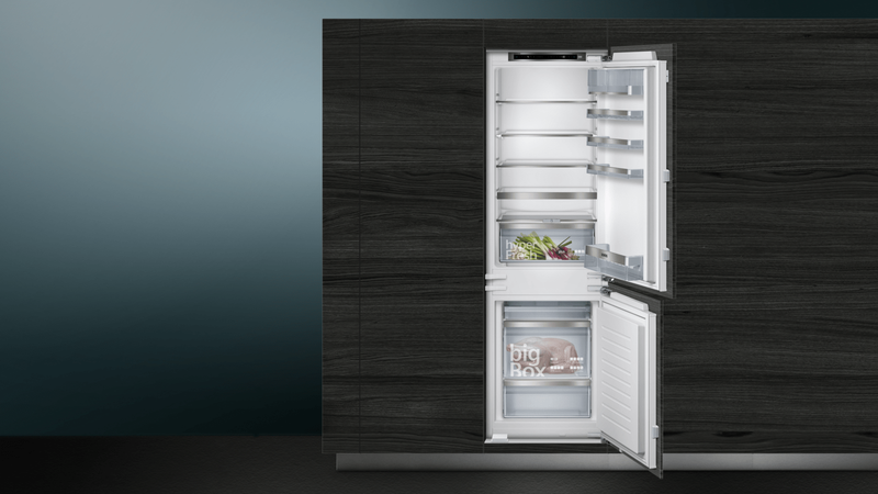 Siemens integrated fridge deals freezer