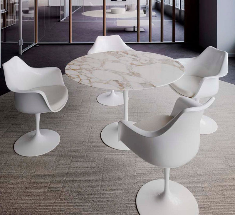 Saarinen Round Table - 137 Arabescato Marble/White Base